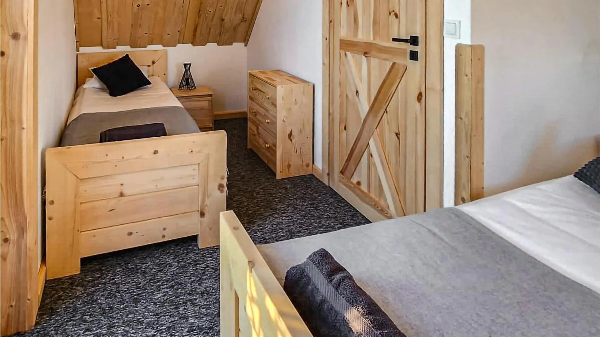 Cozy Home In Zakopane With Wifi Feriehus